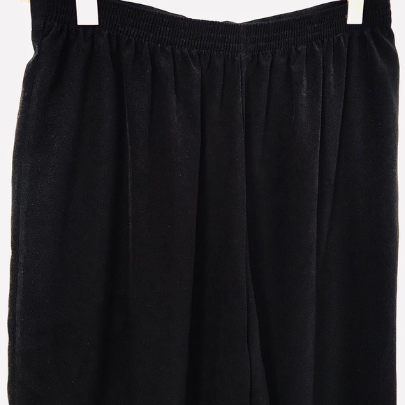 🍒GIFT with 3+ items purchased🍒 Black satin pants - Picture 9 of 11